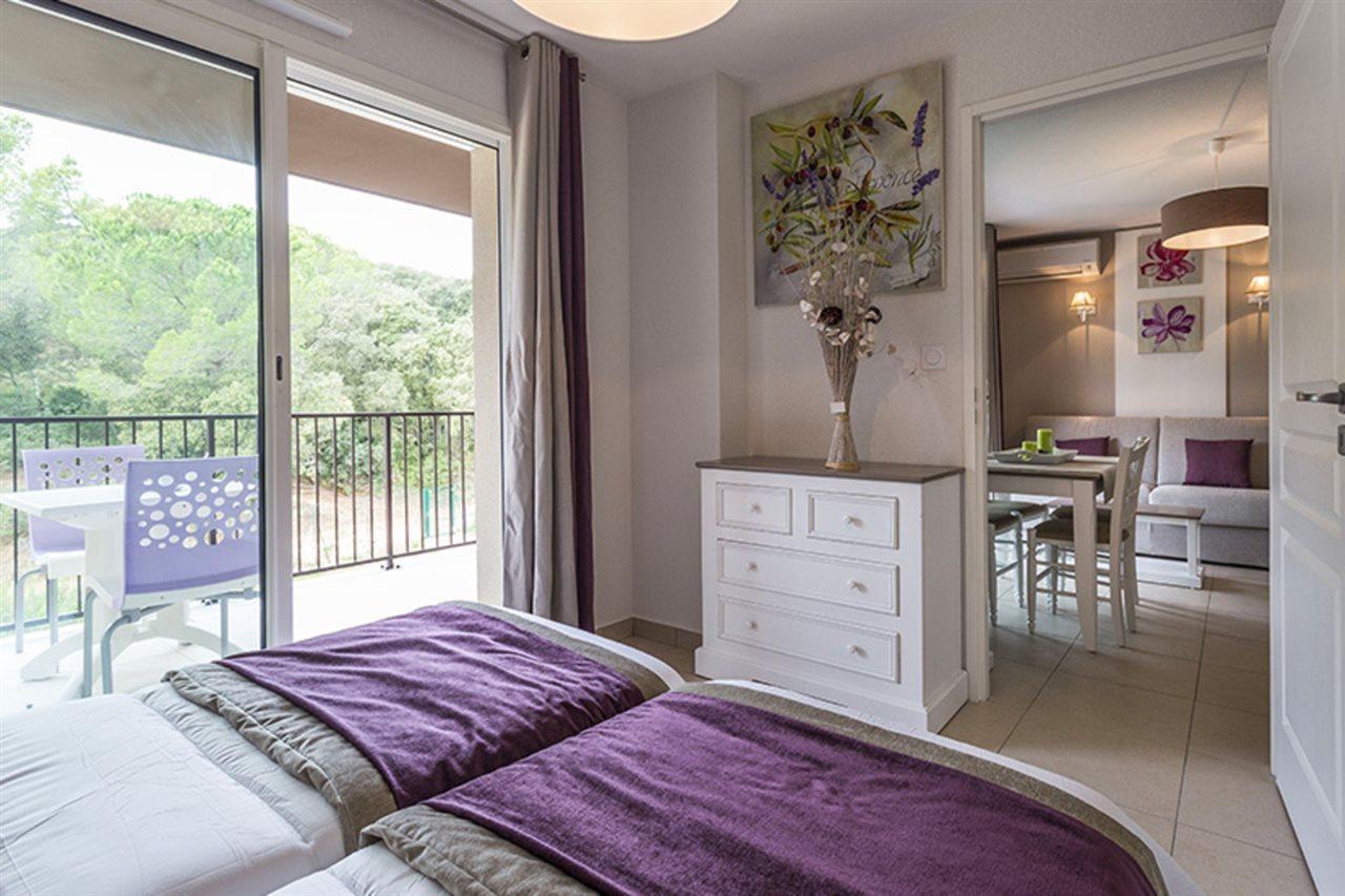 Residhotel Residence Pont Du Gard เรอมูแล็งส์ ภายนอก รูปภาพ