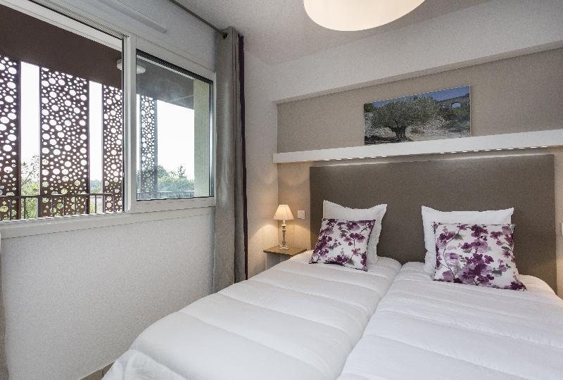 Residhotel Residence Pont Du Gard เรอมูแล็งส์ ภายนอก รูปภาพ
