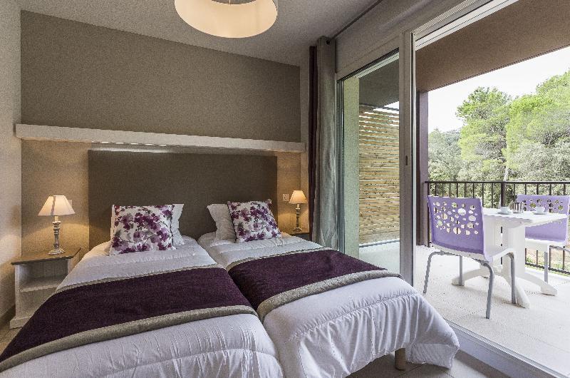 Residhotel Residence Pont Du Gard เรอมูแล็งส์ ภายนอก รูปภาพ