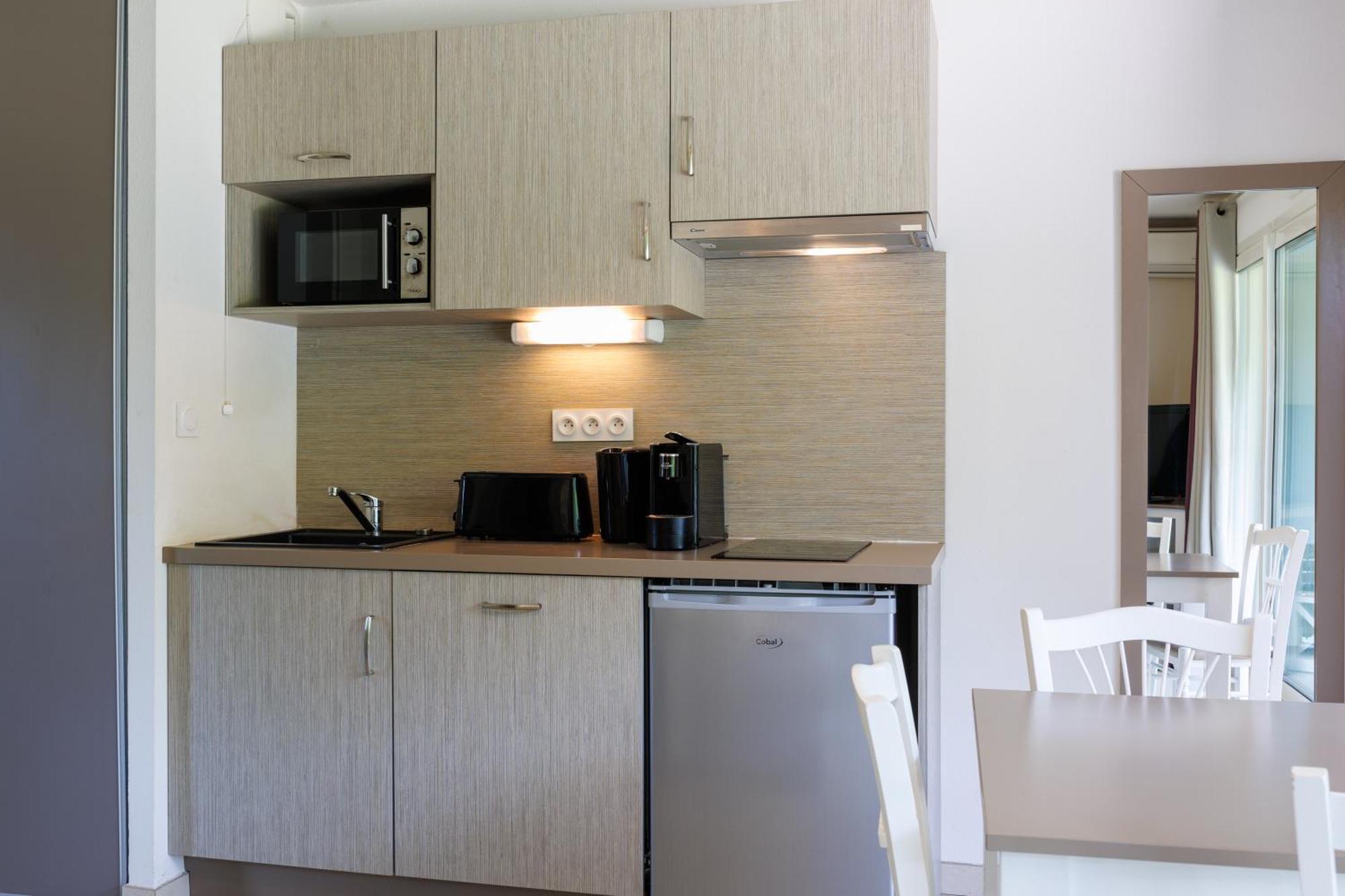 Residhotel Residence Pont Du Gard เรอมูแล็งส์ ภายนอก รูปภาพ