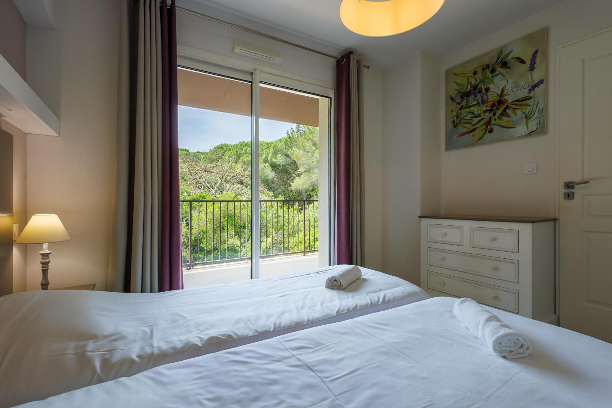 Residhotel Residence Pont Du Gard เรอมูแล็งส์ ภายนอก รูปภาพ