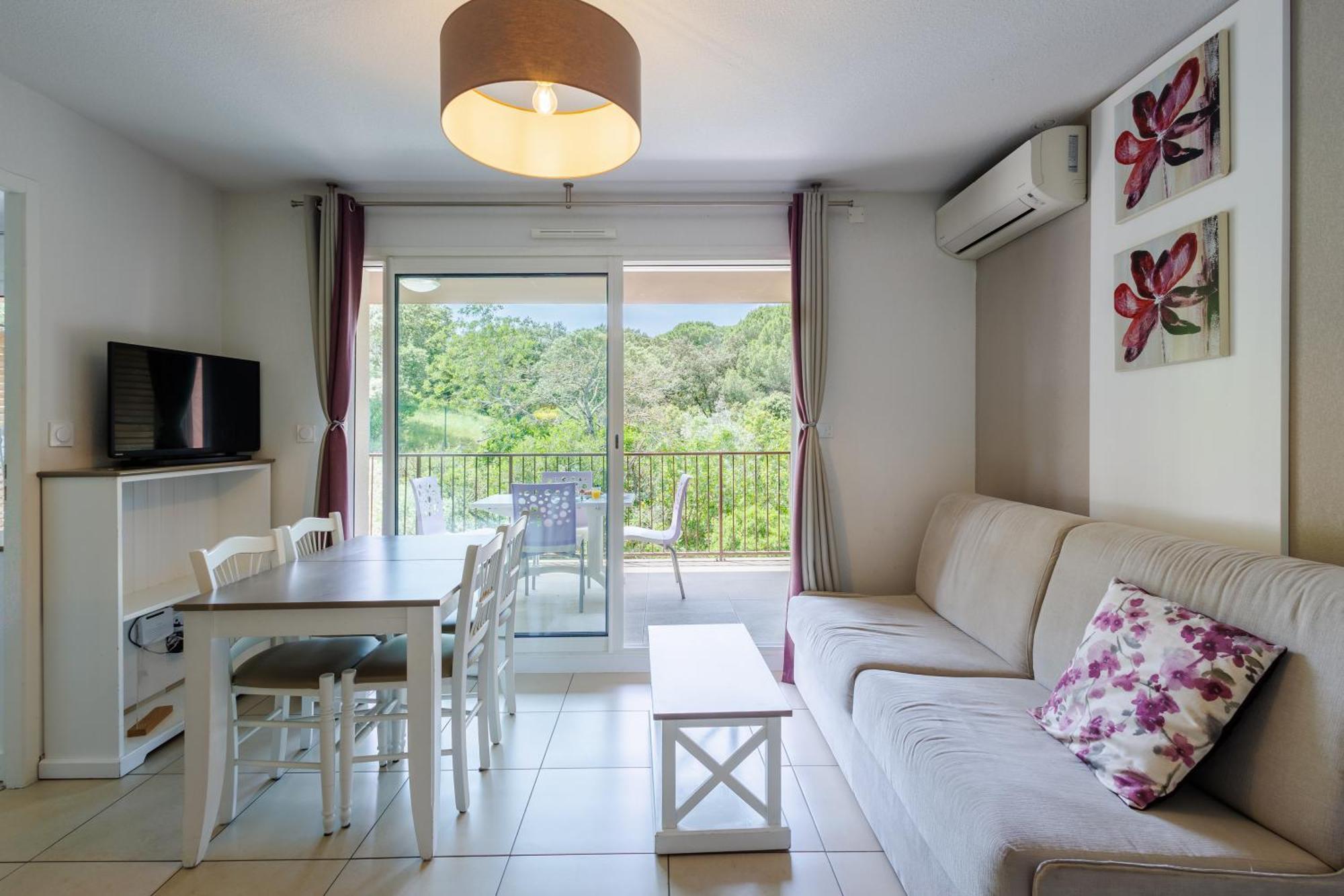 Residhotel Residence Pont Du Gard เรอมูแล็งส์ ภายนอก รูปภาพ