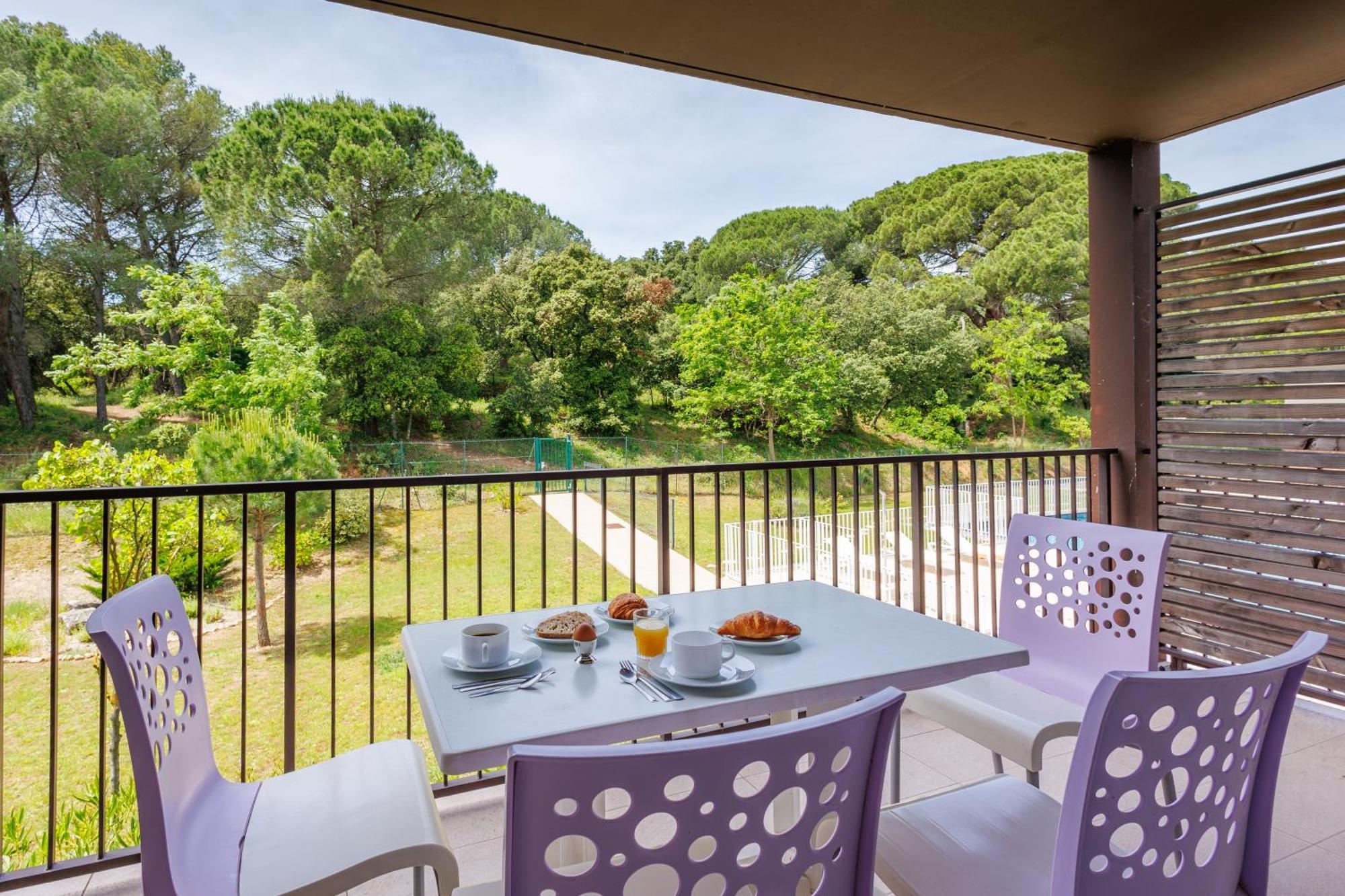 Residhotel Residence Pont Du Gard เรอมูแล็งส์ ภายนอก รูปภาพ