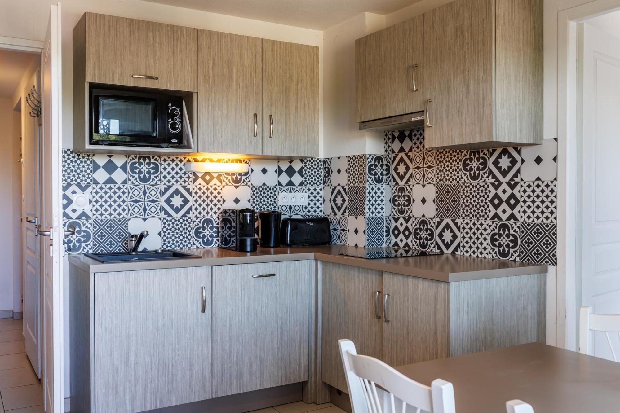 Residhotel Residence Pont Du Gard เรอมูแล็งส์ ภายนอก รูปภาพ