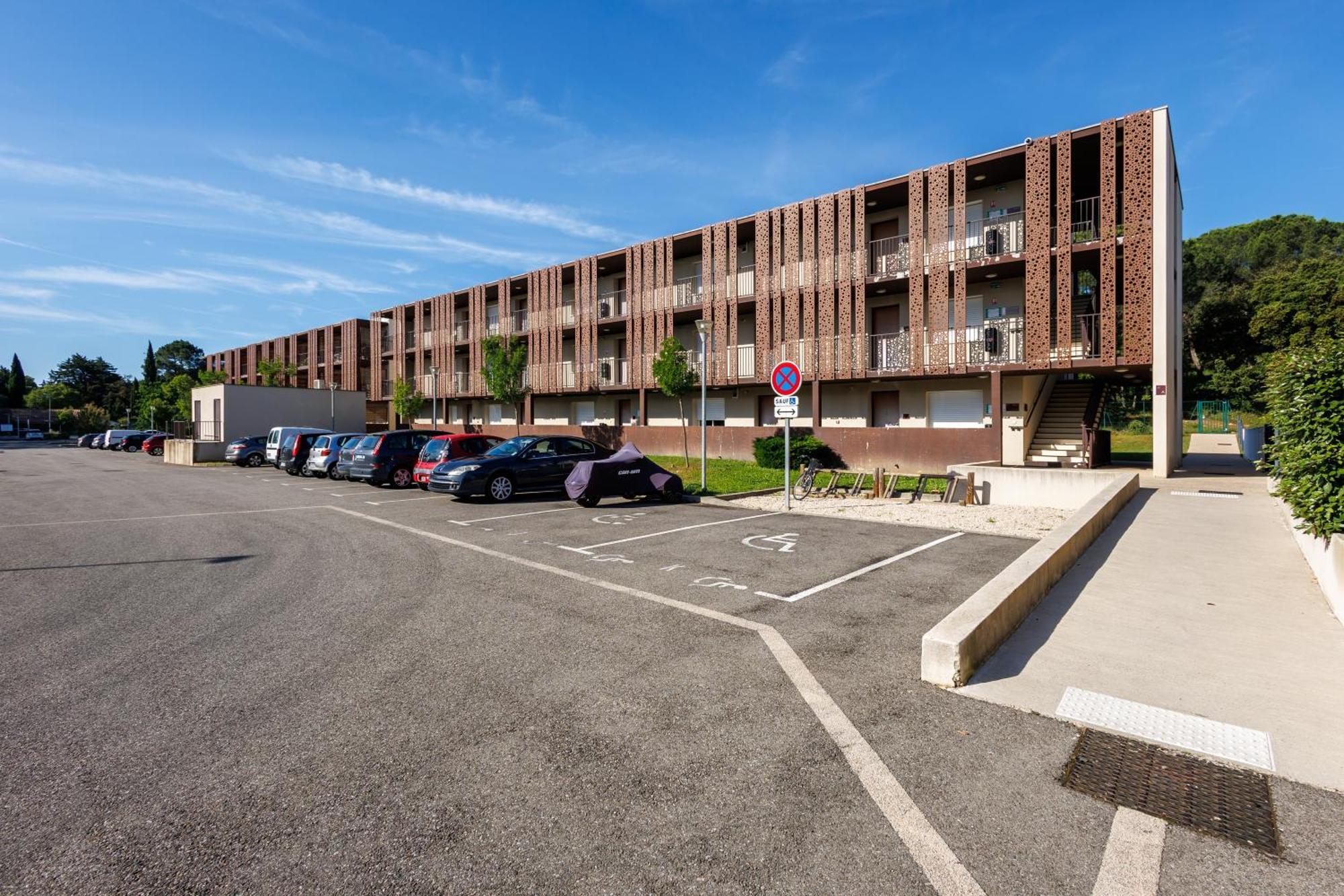 Residhotel Residence Pont Du Gard เรอมูแล็งส์ ภายนอก รูปภาพ