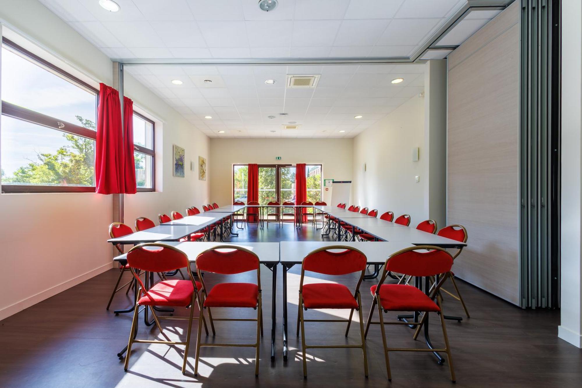 Residhotel Residence Pont Du Gard เรอมูแล็งส์ ภายนอก รูปภาพ