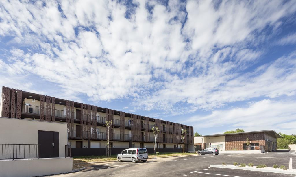 Residhotel Residence Pont Du Gard เรอมูแล็งส์ ภายนอก รูปภาพ