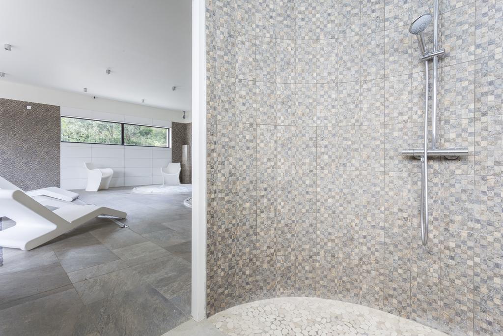 Residhotel Residence Pont Du Gard เรอมูแล็งส์ ภายนอก รูปภาพ