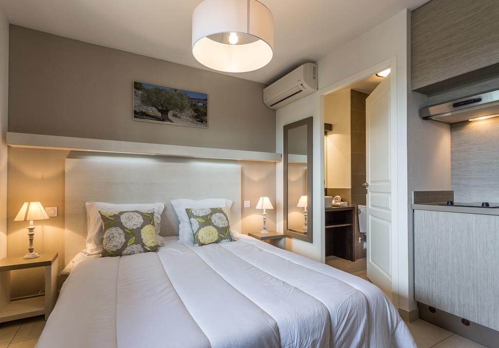 Residhotel Residence Pont Du Gard เรอมูแล็งส์ ห้อง รูปภาพ